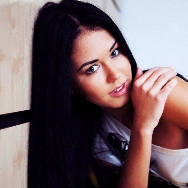 Девушка надо