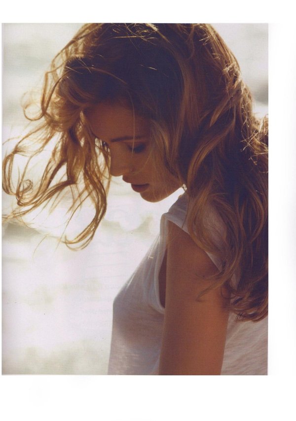 Девушка надо