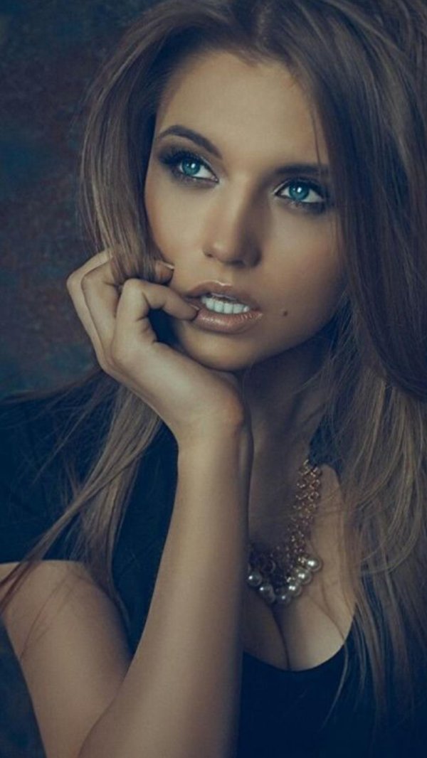 Девушка надо