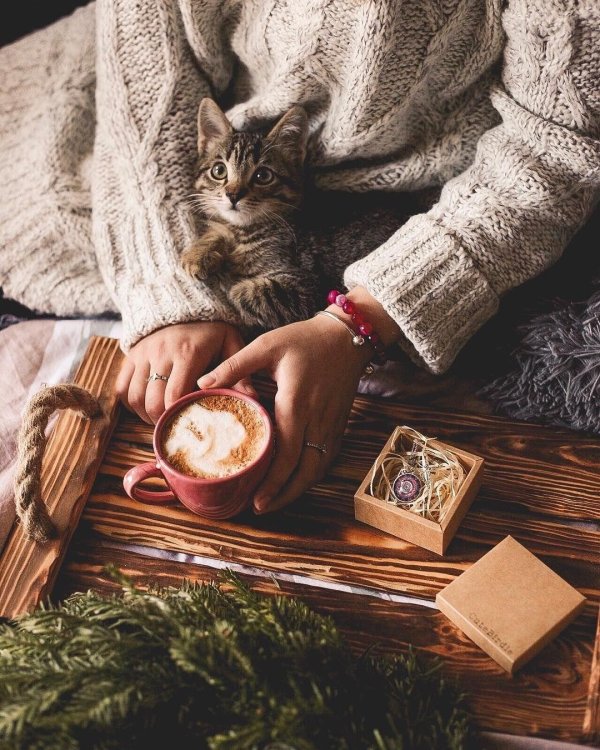 Уютная девушка