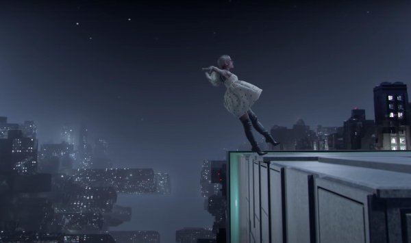 Девушка падает