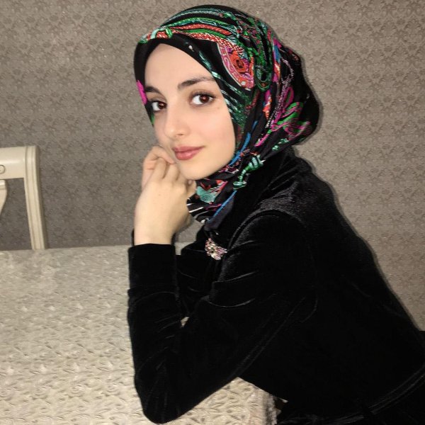 Девушка дагестанка