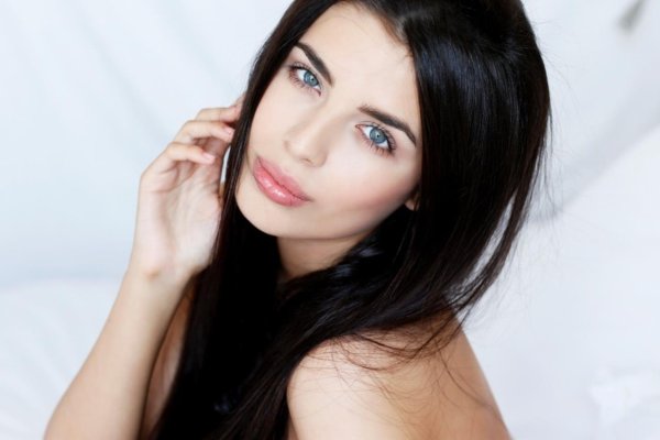 Девушка голубоглазая