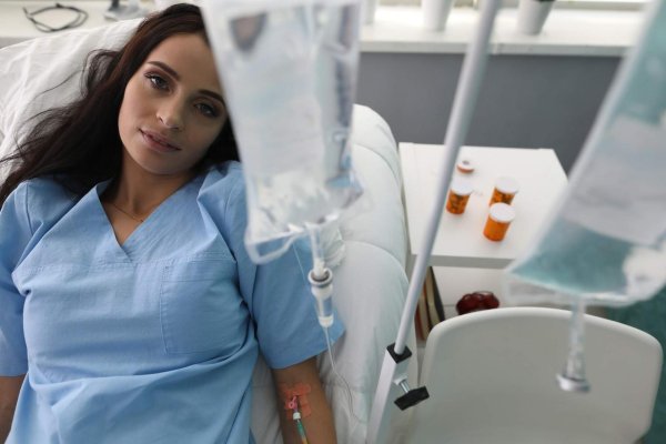 Девушка болеет