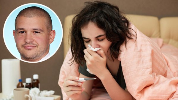 Девушка болеет