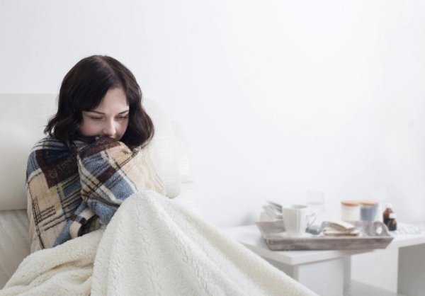 Девушка болеет