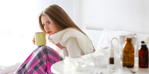 Девушка болеет