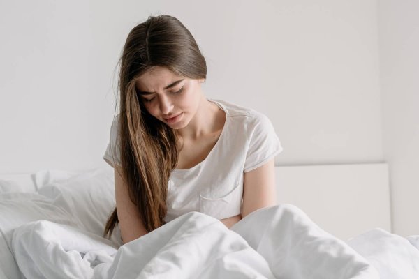 Девушка болеет