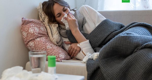 Девушка болеет