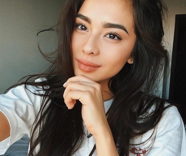 Девушка казахстана