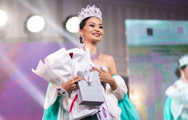 Девушка казахстана