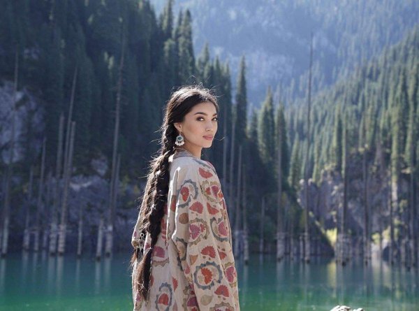 Девушка казахстана