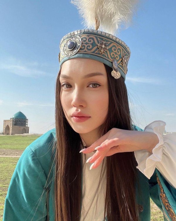 Девушка казахстана