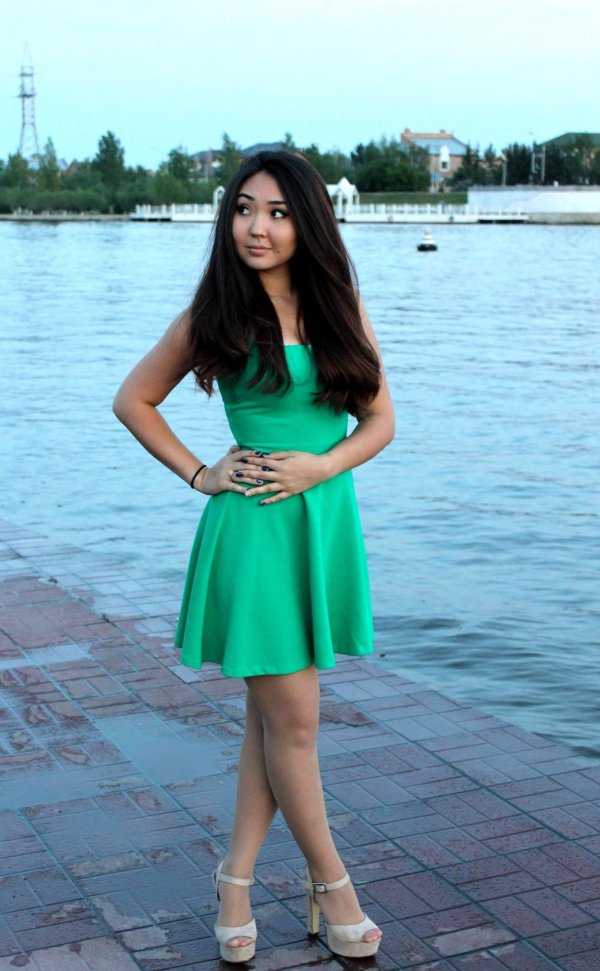 Девушка казахстана