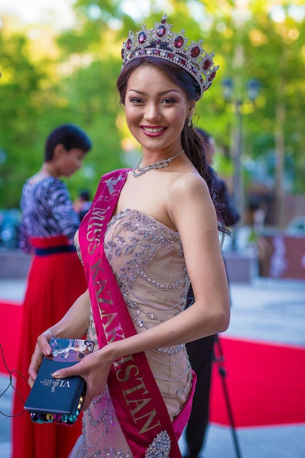 Девушка казахстана