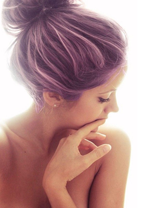 Девушка отвернулась