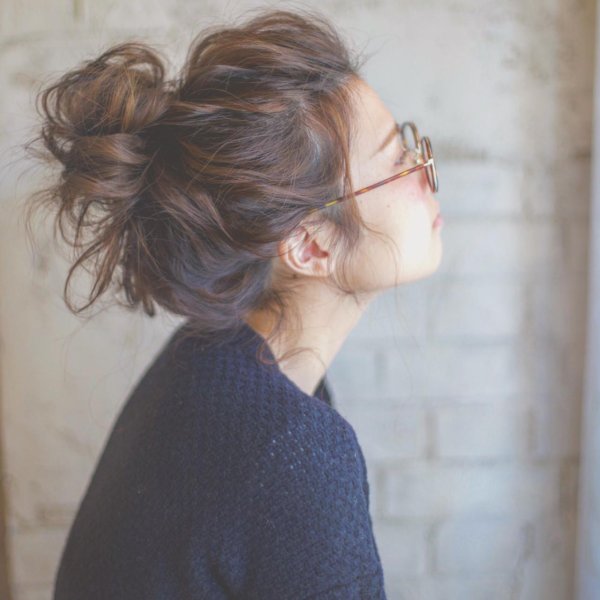 Девушка отвернулась