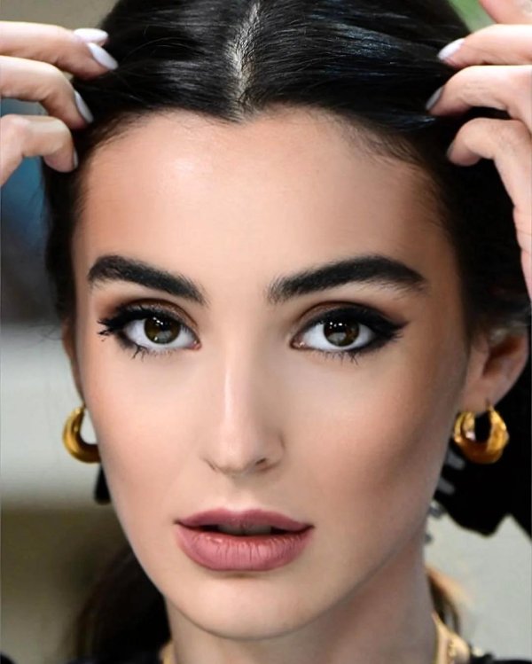 Грузинская девушка