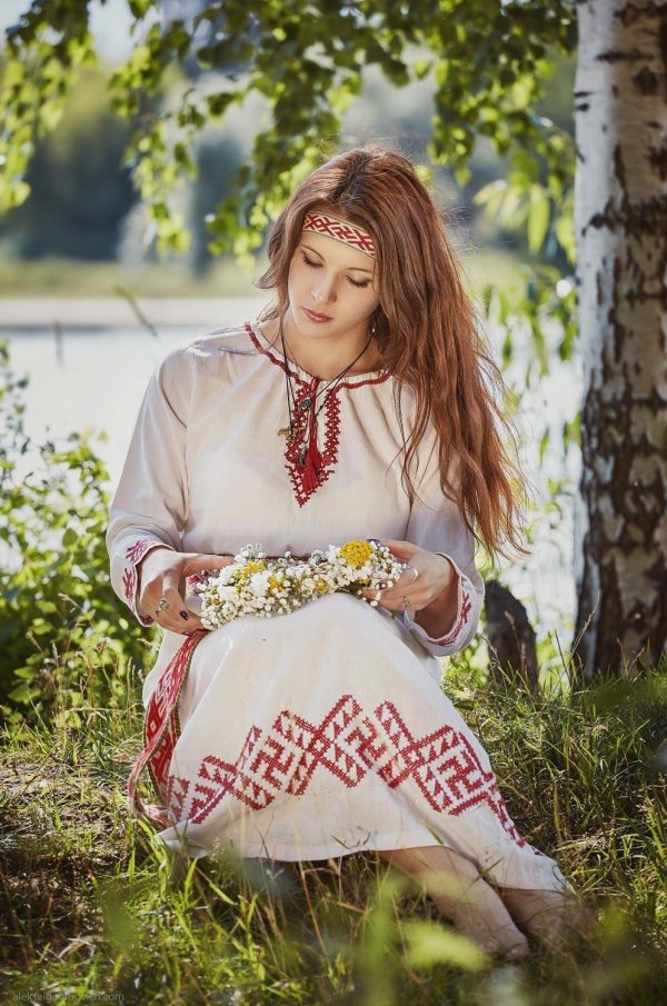 Девушка славянка