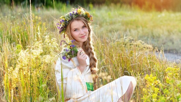 Девушка славянка