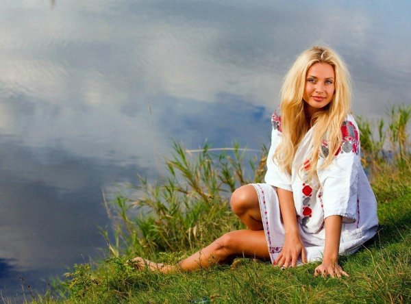 Девушка славянка