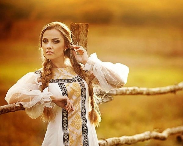 Девушка славянка