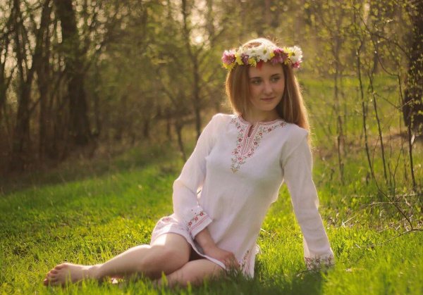 Девушка славянка