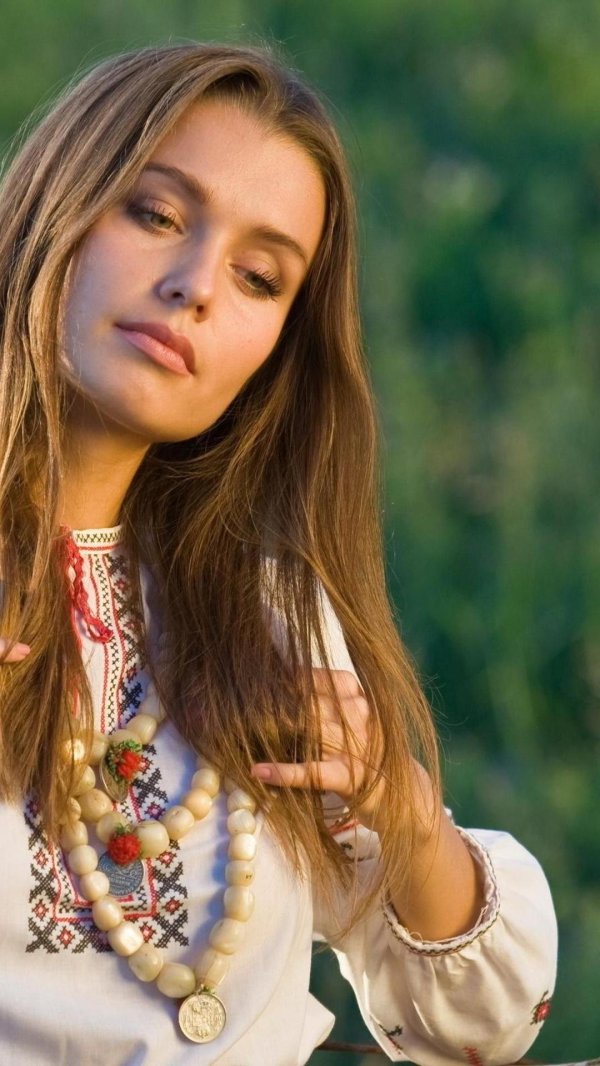 Девушка славянка
