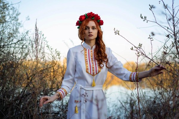 Девушка славянка