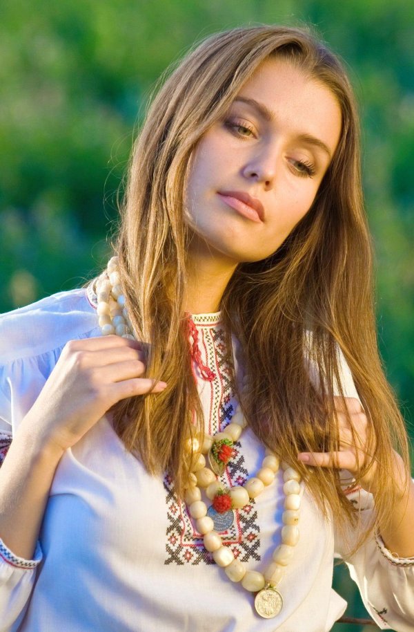Девушка славянка