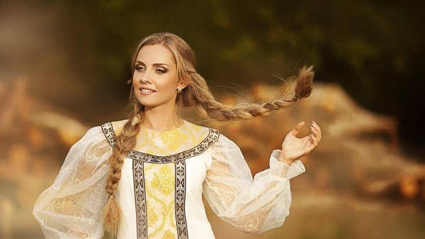 Девушка славянка