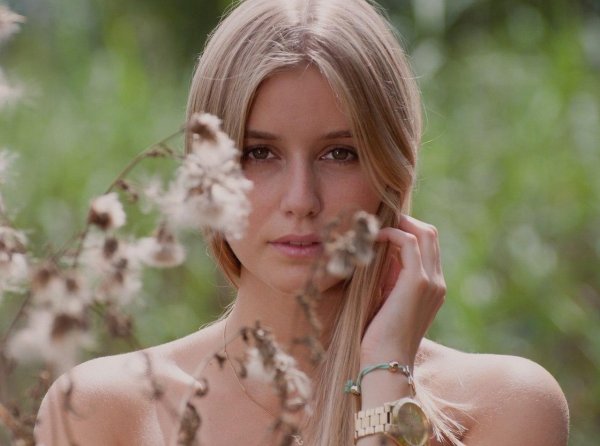 Девушка славянка