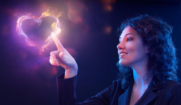 Девушка мечтает