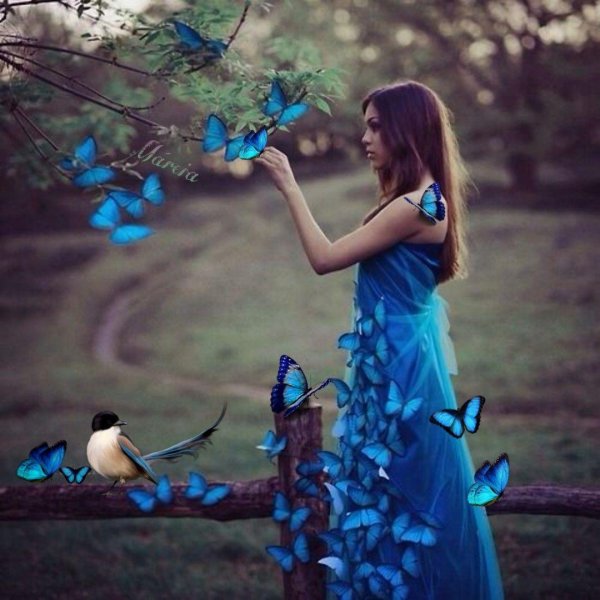 Девушка мечтает