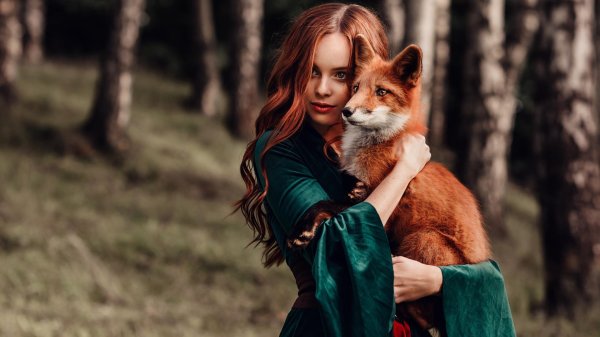 Девушка лисица