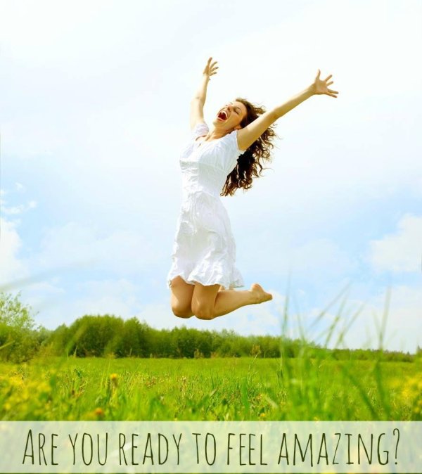 Девушка прыгает