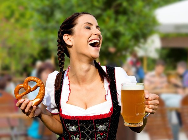 Девушка пиво