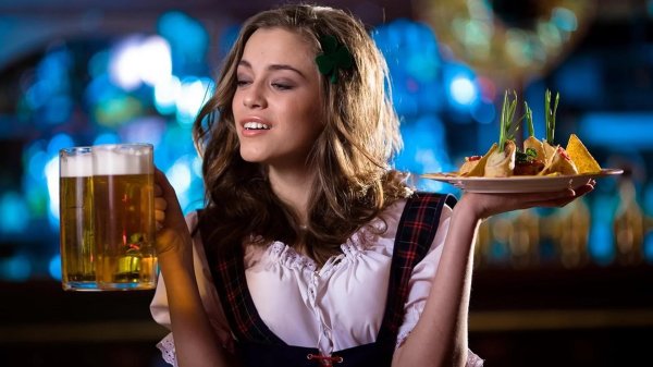 Девушка пиво