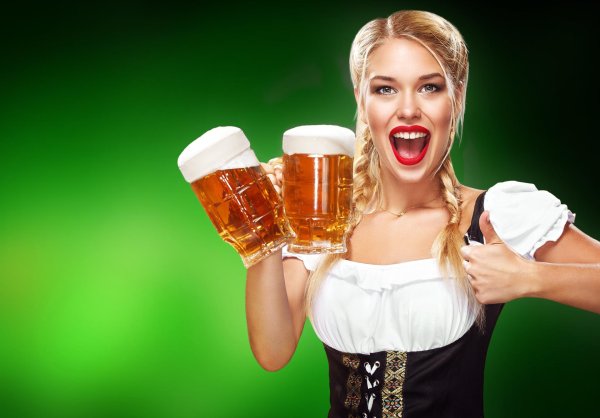 Девушка пиво