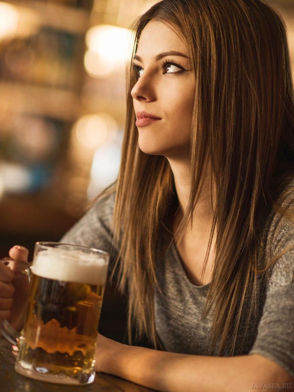 Девушка пиво