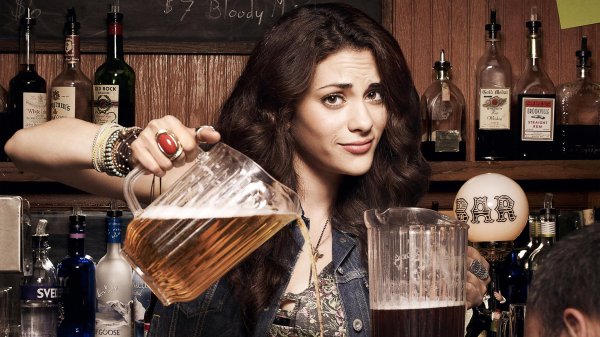 Девушка пиво