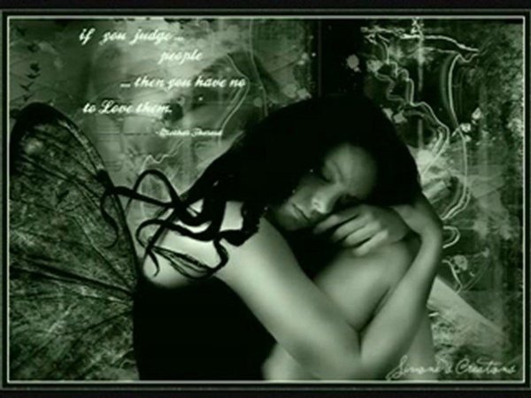 Страдает девушка