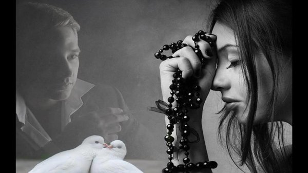 Страдает девушка