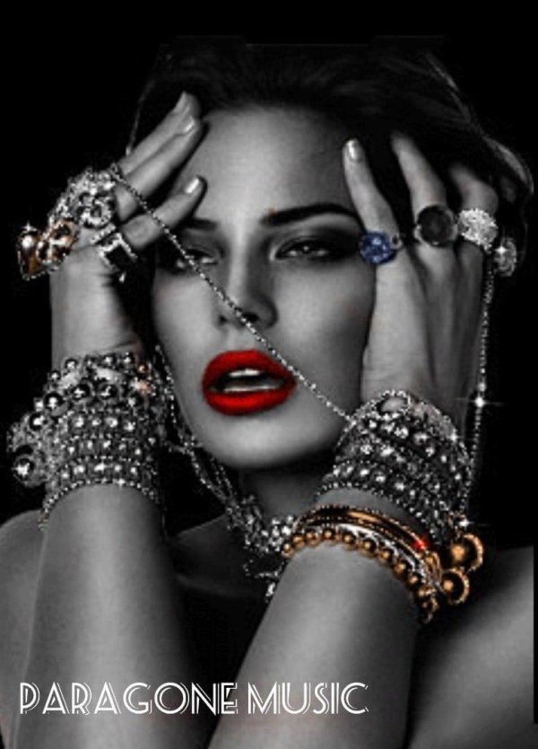 С мерцающими девушками