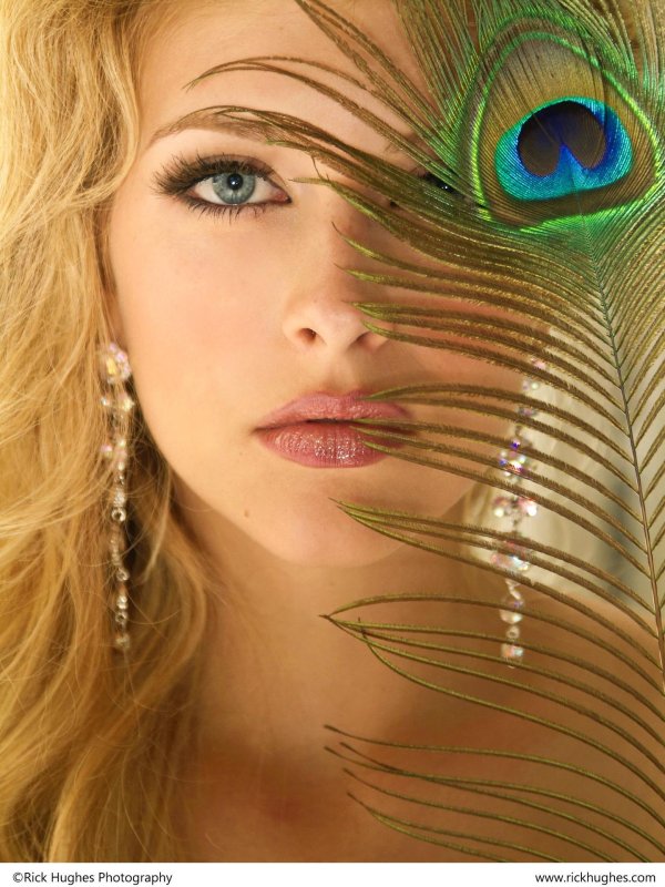 С мерцающими девушками