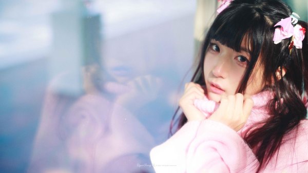 С милыми девушками