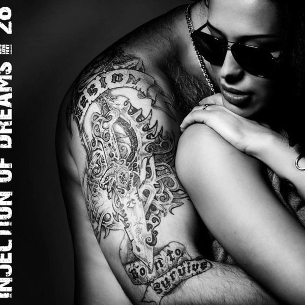 Девушка на мужчине