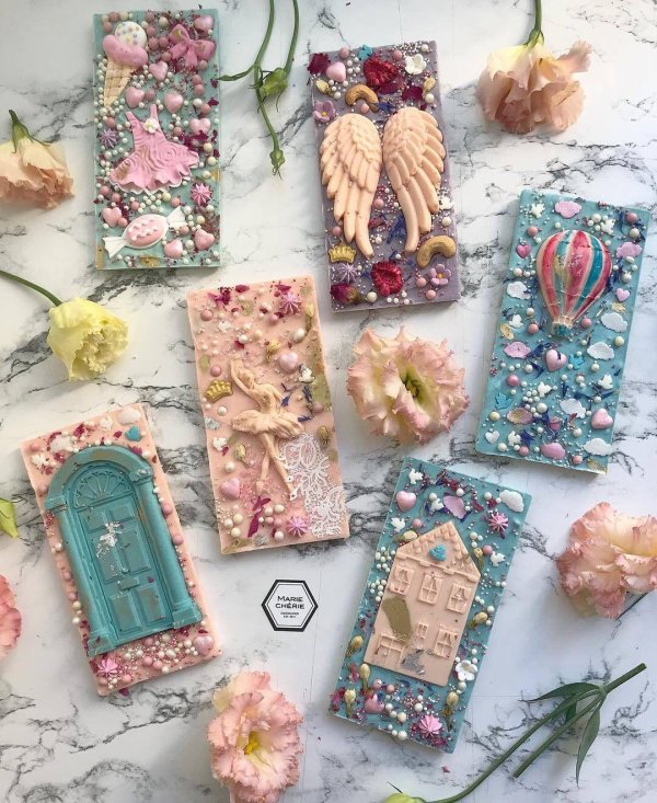 декор плитки шоколада