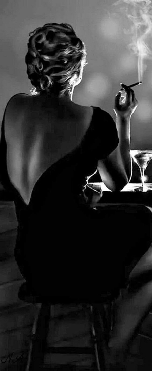 С девушками черно