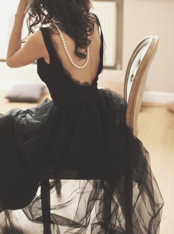 Платья на девушках